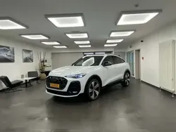 Blanc Nouvelle 2025 Audi SQ5 Sportback Sport SUV | 87 076 €