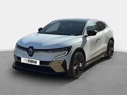 Blanc Utilisé 2023 Renault Mégane Iconic Berline | 28 500 € (Prix juste)