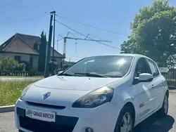 Blanc Utilisé 2011 Renault Clio III Business Berline | 5 490 € (Prix assez cher)