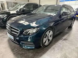 Vert Utilisé 2018 Mercedes E200 AMG Break | 25 950 € (Prix assez cher)