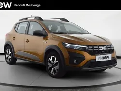 Orange Utilisé 2022 Dacia Sandero Comfort Citadine | 14 599 € (Prix juste)