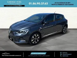 Gris Utilisé 2022 Renault Clio V LIMITED Berline | 17 490 € (Prix juste)