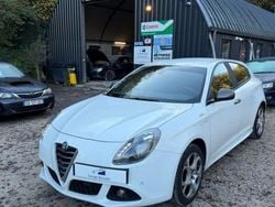 Blanc Utilisé 2016 Alfa Romeo Giulietta Sprint Berline | 8 000 €
