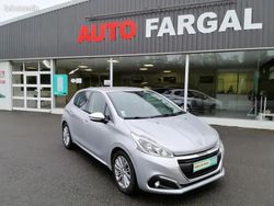 Gris Utilisé 2019 Peugeot 208 Signature Sky Citadine | 7 980 € (Prix juste)