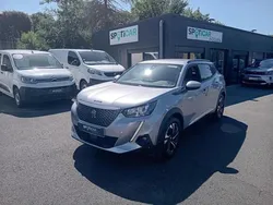Gris Utilisé 2021 Peugeot e-2008 Allure SUV | 17 890 € (Prix juste)