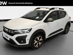 Blanc Utilisé 2022 Dacia Sandero Expression Citadine | 15 690 € (Prix assez cher)