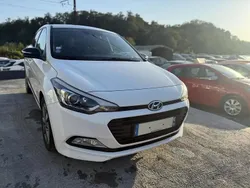 Blanc Utilisé 2018 Hyundai i20 Edition Berline | 9 590 € (Prix assez cher)