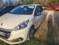 Blanc Utilisé 2019 Peugeot 208 S Citadine | 9 300 € (Prix juste)