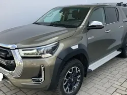 Bronze Utilisé 2024 Toyota HiLux Executive Pick-up | 40 950 €
