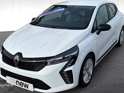 Blanc Utilisé 2024 Renault Clio V Evolution Berline | 16 979 € (Prix assez cher)