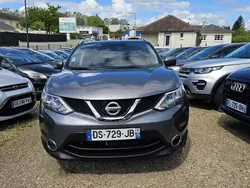 Gris Utilisé 2015 Nissan Qashqai SUV | 15 990 € (Prix juste)