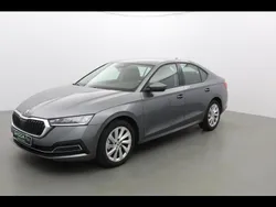Gris Utilisé 2024 Skoda Octavia Ambition Berline | 28 990 € (Prix juste)