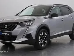 Gris Utilisé 2023 Peugeot 2008 GT SUV | 21 999 € (Prix juste)