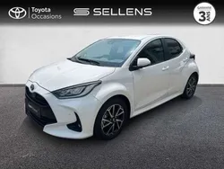 Utilisé 2023 Toyota Yaris Hybrid Design Berline | 21 880 € (Prix juste)