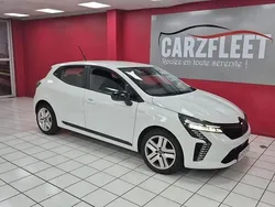 Blanc Utilisé 2024 Renault Clio V Evolution Berline | 13 290 € (Bon prix)