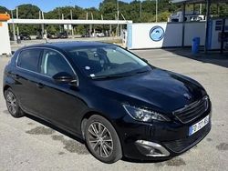 Utilisé 2017 Peugeot 308 Allure Berline | 10 000 € (Prix juste)