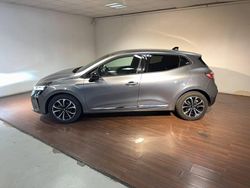 Gris Utilisé 2024 Renault Clio V Techno Citadine | 17 911 € (Prix assez cher)