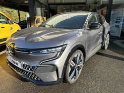 Gris Utilisé 2023 Renault Mégane Iconic Berline | 23 990 € (Prix juste)