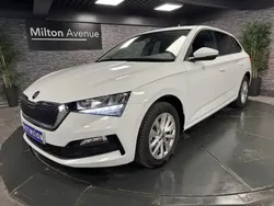 Blanc Utilisé 2023 Skoda Scala Ambition Citadine | 18 990 € (Prix juste)