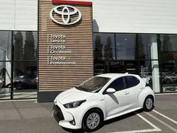 Utilisé 2020 Toyota Yaris Hybrid Business Edition Berline | 17 480 € (Prix juste)