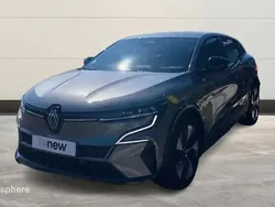 Blanc Utilisé 2022 Renault Mégane Equilibre SUV | 20 999 € (Prix juste)