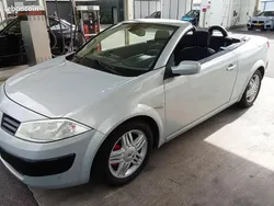 Gris Utilisé 2004 Renault Mégane Cabriolet Cabriolet | 2 950 €
