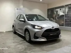 Gris Utilisé 2022 Toyota Yaris Hybrid Berline | 18 590 € (Prix juste)