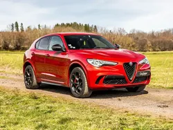 Rouge Utilisé 2017 Alfa Romeo Stelvio Quadrifoglio SUV | 64 900 €