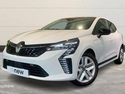 Blanc Utilisé 2024 Renault Clio V Evolution Berline | 15 699 € (Prix juste)