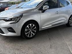 Gris Occasion 2021 Renault Clio V Intens Berline | 13 990 € (Bon prix)