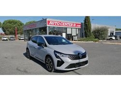 Gris Nouvelle 2025 Renault Clio V Techno Citadine | 23 950 € (Prix juste)