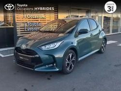 Vert impérial (m) Utilisé 2025 Toyota Yaris Hybrid Design Berline | 23 990 € (Prix assez cher)