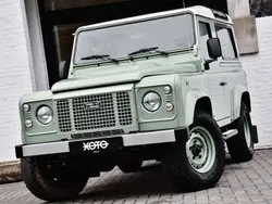 Vert Utilisé 2015 Land Rover Defender Heritage SUV | 71 950 €