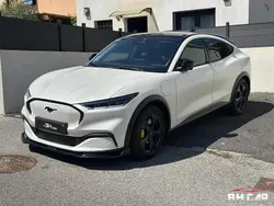 Noir Utilisé 2021 Ford Mustang Mach-E Premium SUV | 29 490 € (Prix juste)