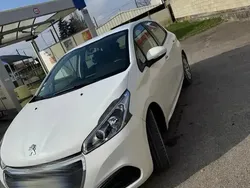 Utilisé 2018 Peugeot 208 Active Citadine | 7 700 € (Bon prix)