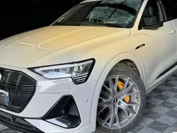 Utilisé 2020 Audi e-tron Sportback S-Line SUV | 31 999 € (Prix cher)