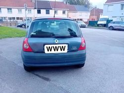 Bleu Utilisé 2005 Renault Clio II Dynamique Berline | 1 000 €