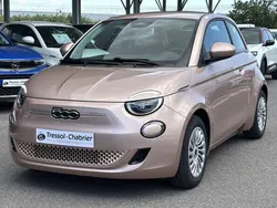Rouge Utilisé 2022 Fiat 500e Action Berline | 13 998 € (Prix juste)