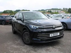 Noir Utilisé 2024 VW Tiguan Elegance SUV | 37 900 € (Prix juste)