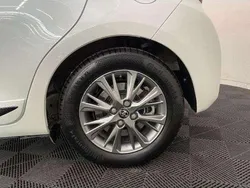 Utilisé 2017 Toyota Yaris Hybrid Berline | 13 990 € (Prix juste)