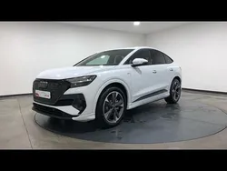 Blanc glacier métallisé Utilisé 2025 Audi Q4 Sportback e-tron S-Line SUV | 63 900 €