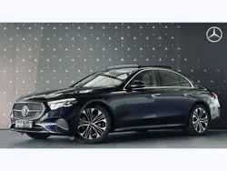Bleu Utilisé 2024 Mercedes E220 Avantgarde Berline | 59 900 € (Prix juste)