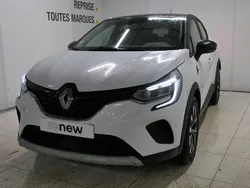 Blanc Utilisé 2023 Renault Captur Evolution SUV | 17 990 € (Prix juste)