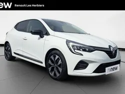 Blanc Utilisé 2023 Renault Clio V Evolution Citadine | 15 980 € (Prix juste)
