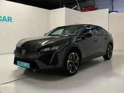 Gris Utilisé 2023 Peugeot 408 Allure Berline | 23 999 € (Prix juste)