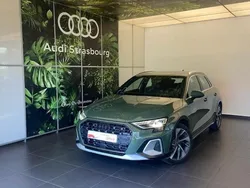 Vert district métallisé Utilisé 2025 Audi A3 e-tron Design Citadine | 51 990 €