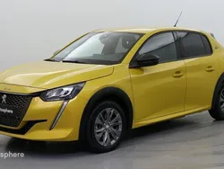 Jaune Utilisé 2023 Peugeot e-208 Allure Citadine | 19 499 € (Prix juste)