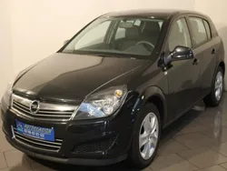 Noir Utilisé 2011 Opel Astra Berline | 9 490 €