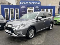 Titanium grey Utilisé 2019 Mitsubishi Outlander P-HEV Instyle SUV | 18 699 € (Prix juste)