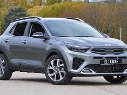 Gris Utilisé 2024 Kia Stonic GT-Line SUV | 23 990 € (Prix juste)